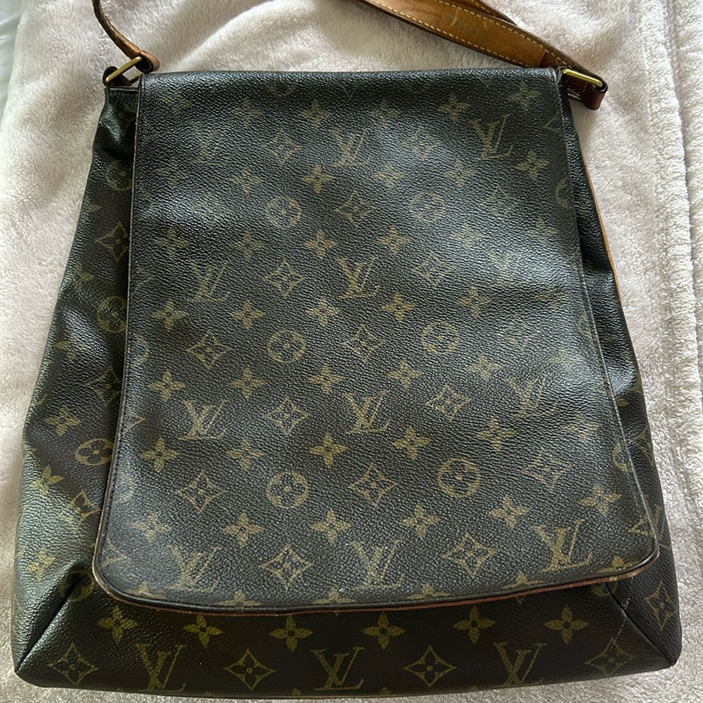 This is a Louis Vuitton large monogram canvas shoulder bag